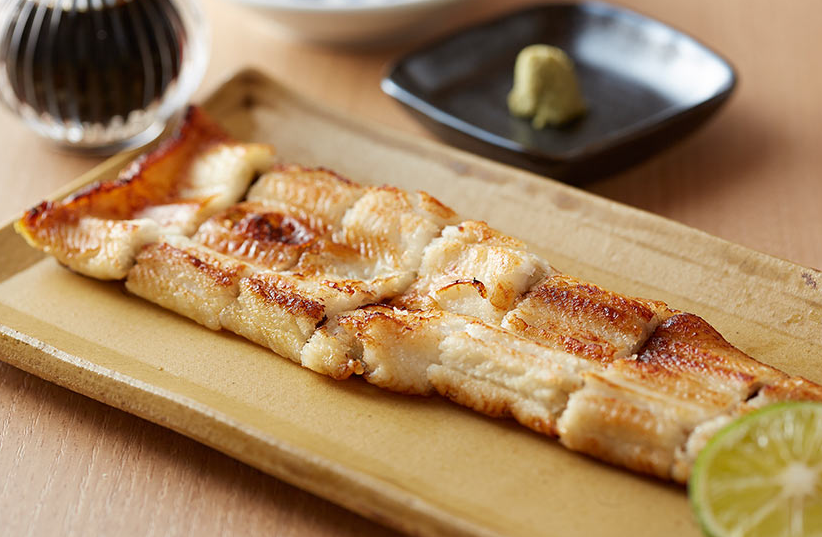 一品メニューからコース料理まで取り揃えています。