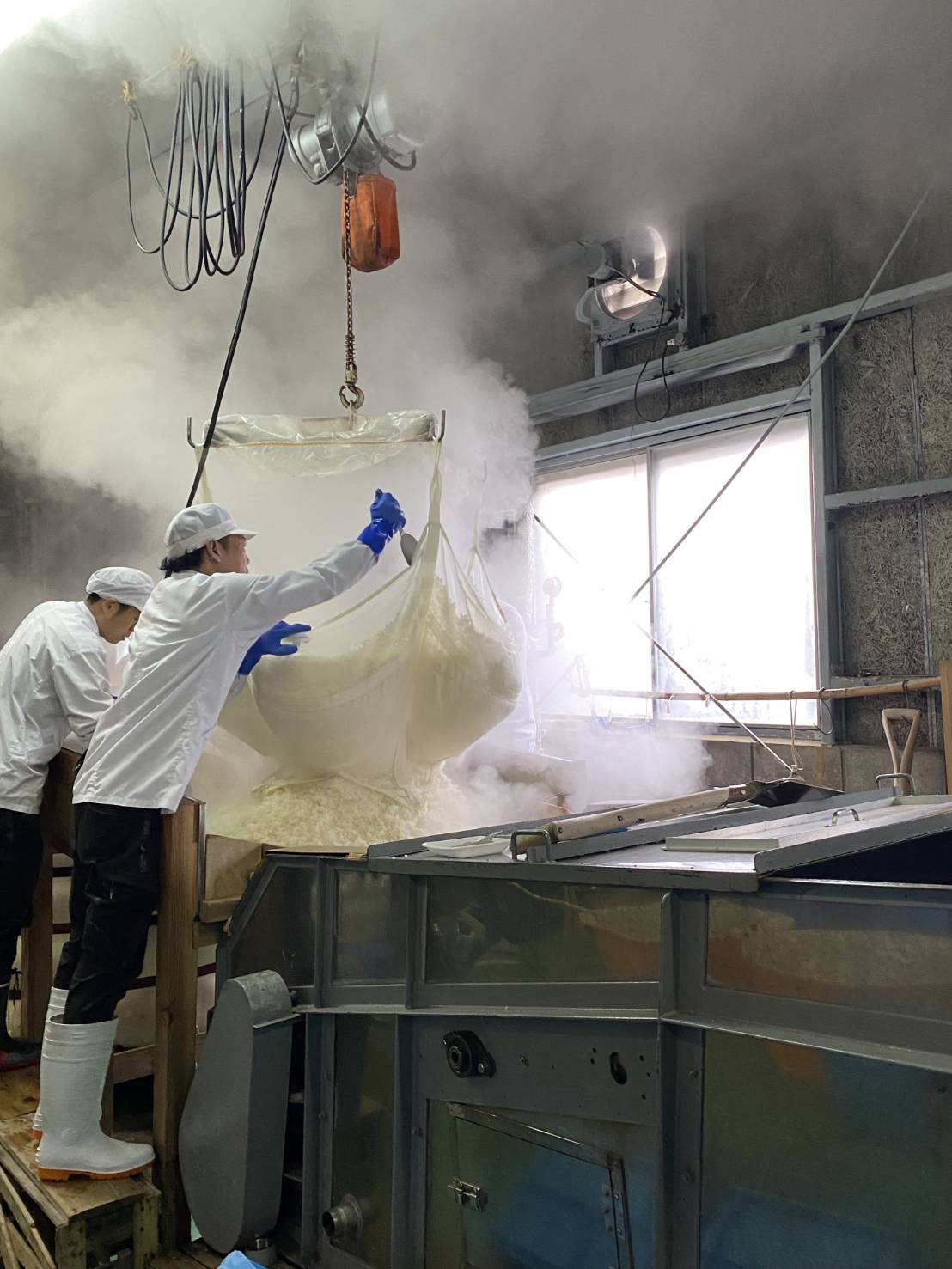 酒蔵体験や農家訪問など、生産者の想いに触れながら学べる機会もあり