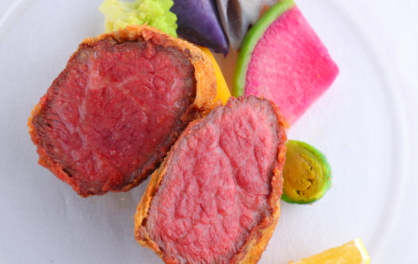 肉の旨みを引き出す一皿。 素材のポテンシャルを最大限に活かした調理。