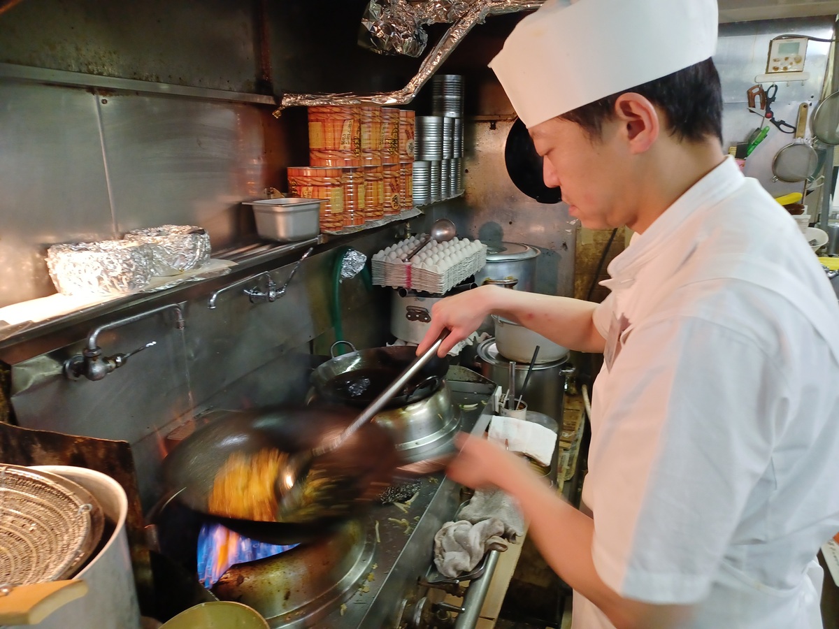 手づくりにこだわった本格中華を、落ち着いた空間で提供しています。