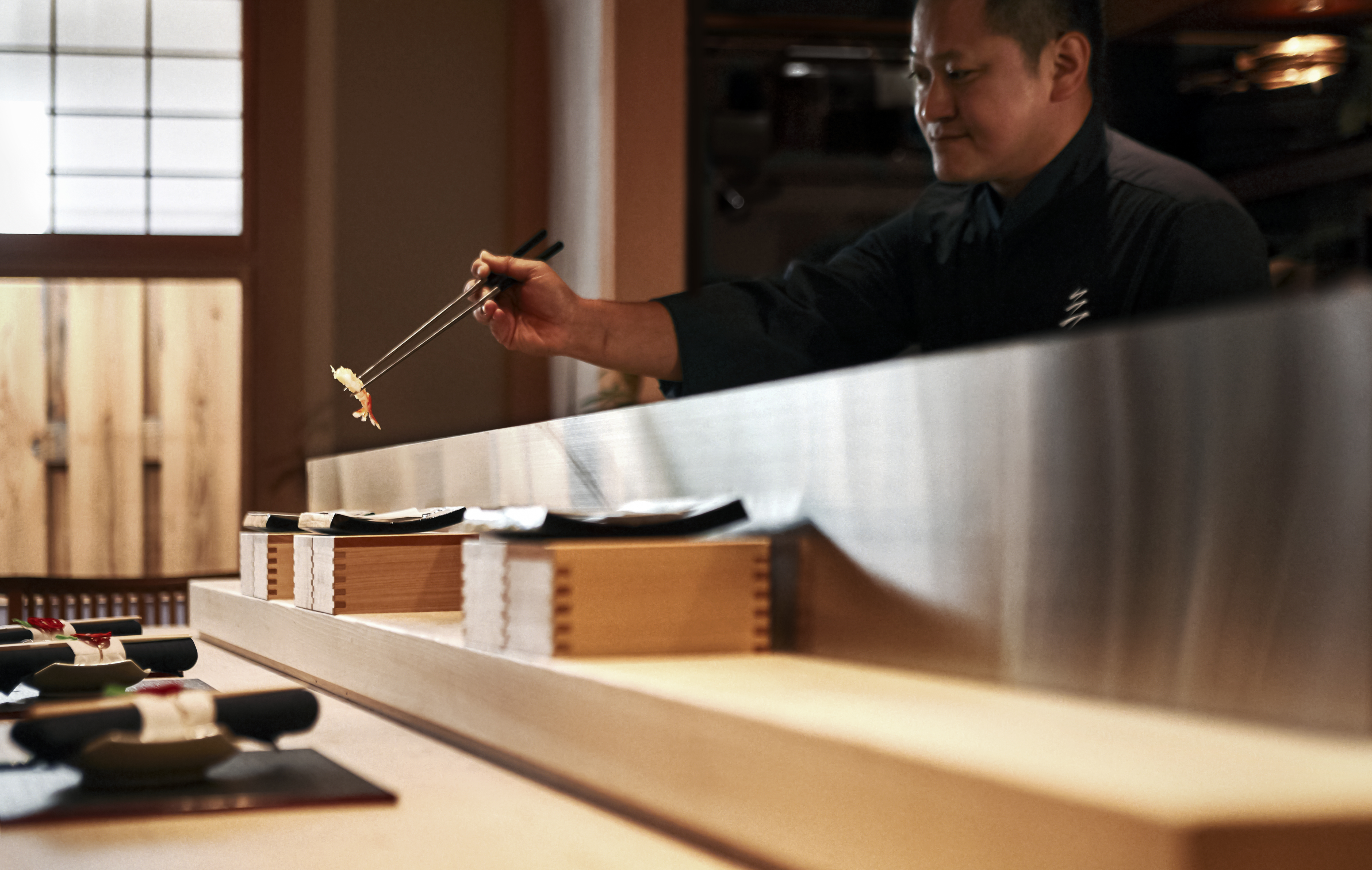 北新地の『天麩羅とお蕎麦 三輪』 で、2026年開業予定の新店舗立ち上げメンバーを募集
