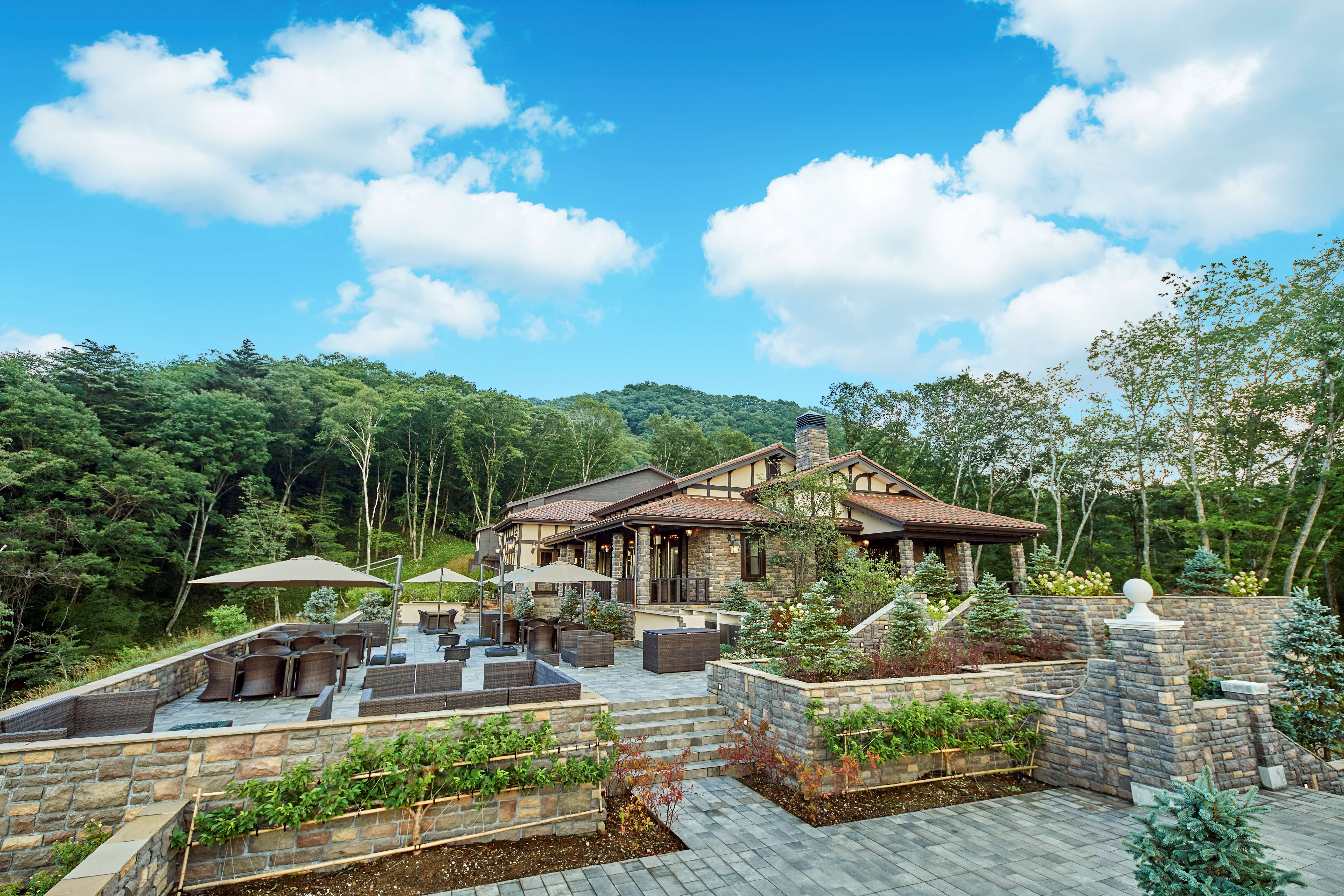 7万坪の広大な敷地内で、軽井沢の雄大な自然に囲まれた特別なひと時を過ごせるリゾートホテル◎