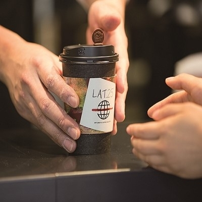 一杯のコーヒーにも丁寧さを。調理だけでなく、接客の楽しさも味わえます。