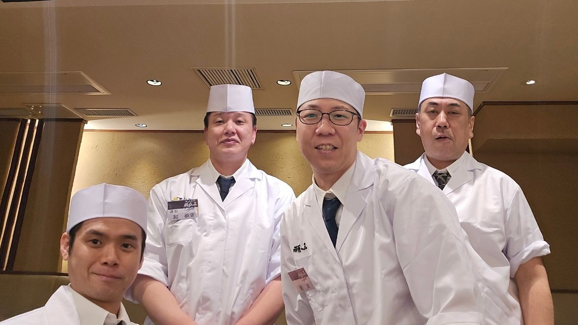 和食・寿司の技術を活かして、節目の一皿を丁寧に仕上げる仕事です。