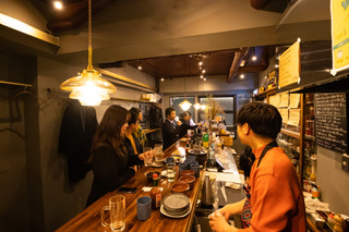 メニュー開発やイベント企画など、あなたのアイデアでお店を創る仕事に挑戦できます！