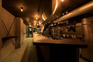 お客様との距離が近い現場で、店舗運営のヒントを直接感じられます。