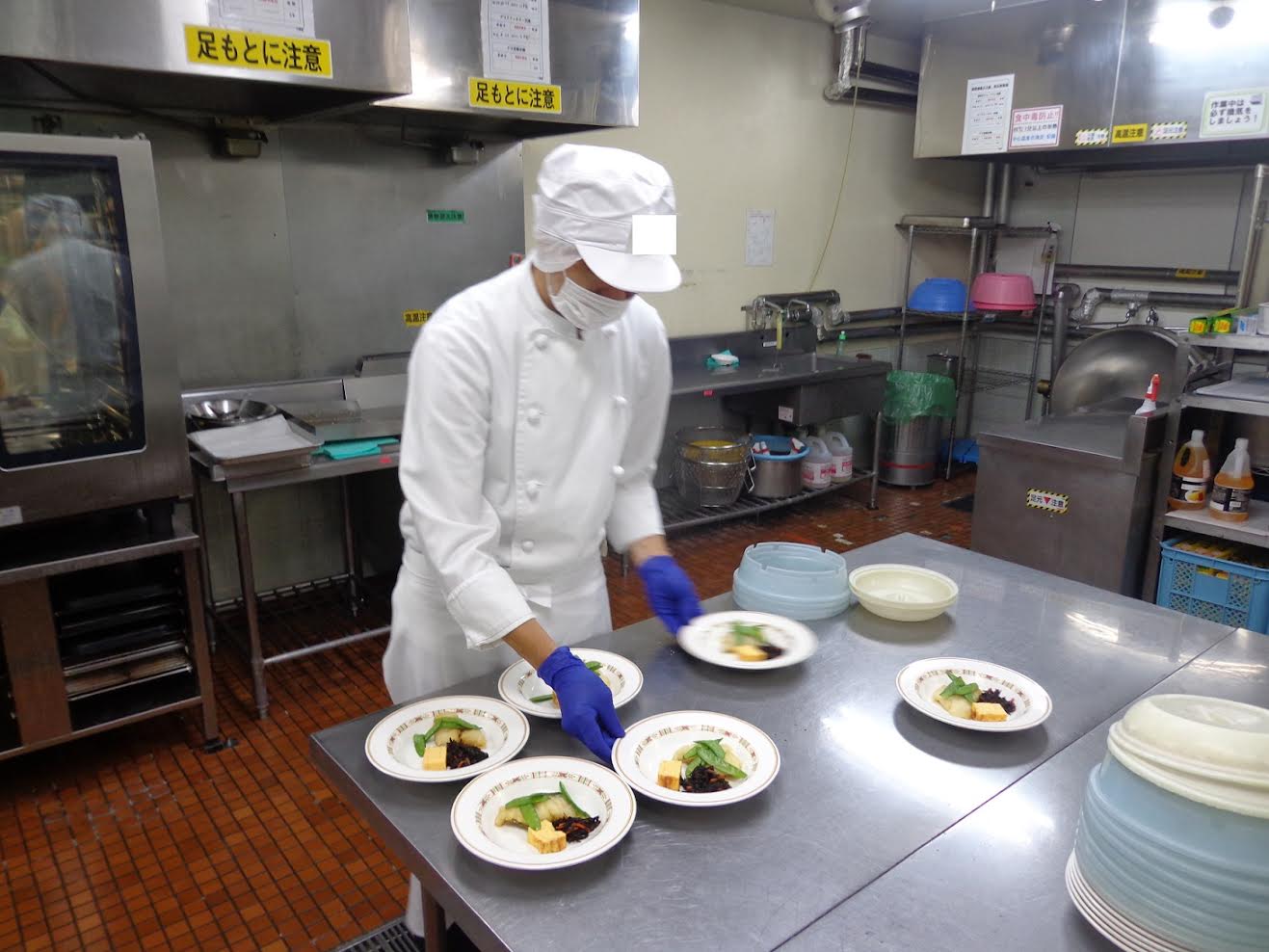美味しい製品作りに励んでいる従業員を、食の面からサポート!
