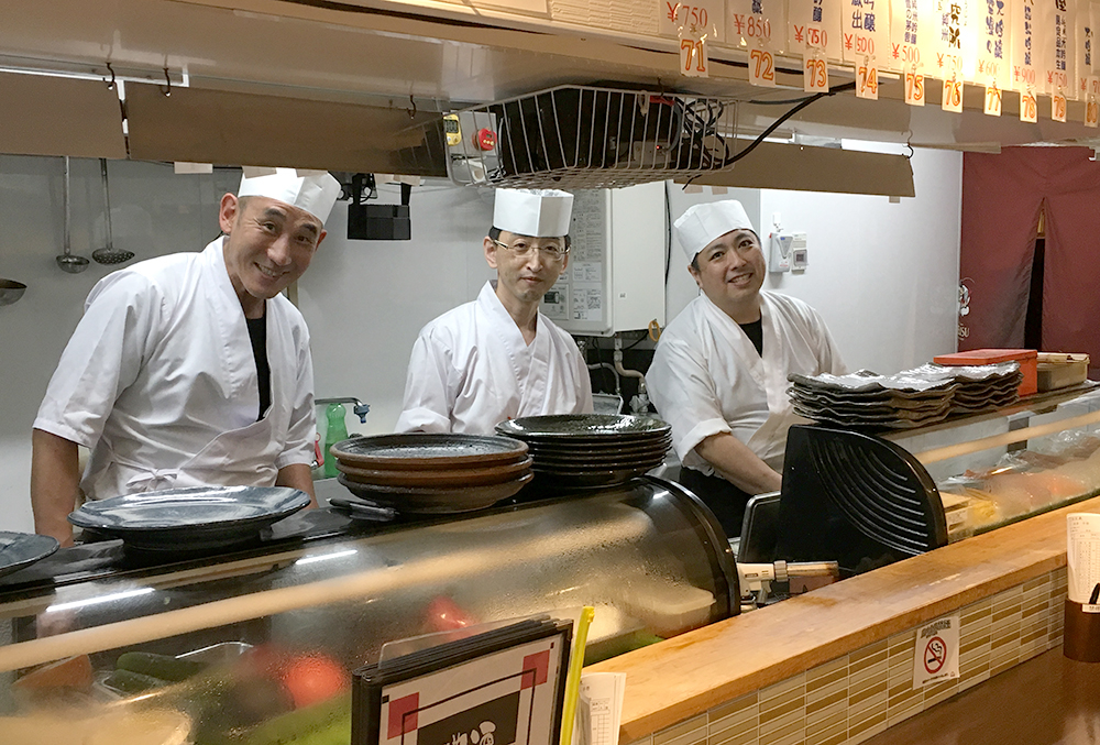 スタッフ同士の距離が近く、相談しやすい環境!独立志向の方も全力で応援します!