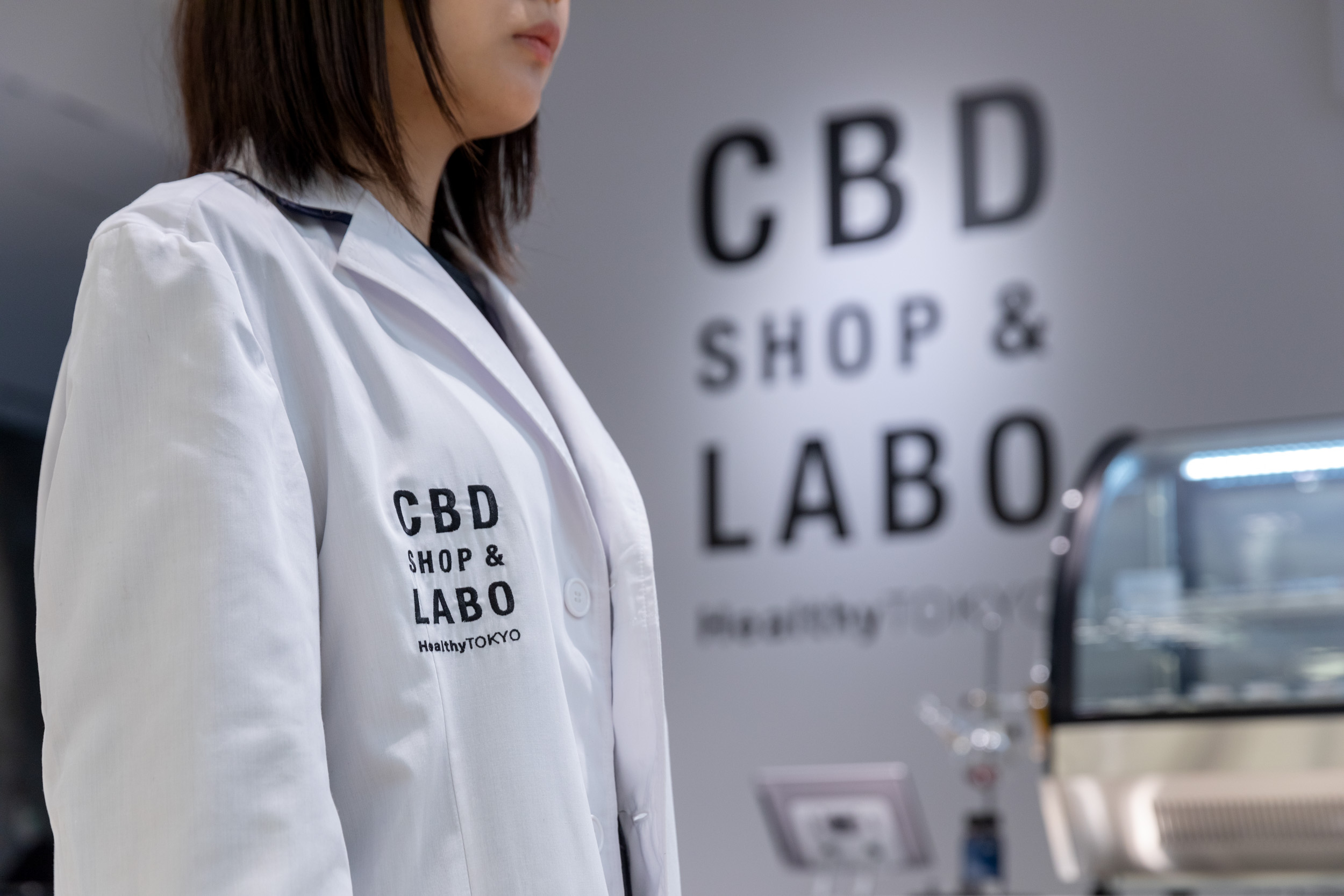 多国籍なスタッフが丁寧に対応。初めての方にも安心してCBDを選んでいただけます。
