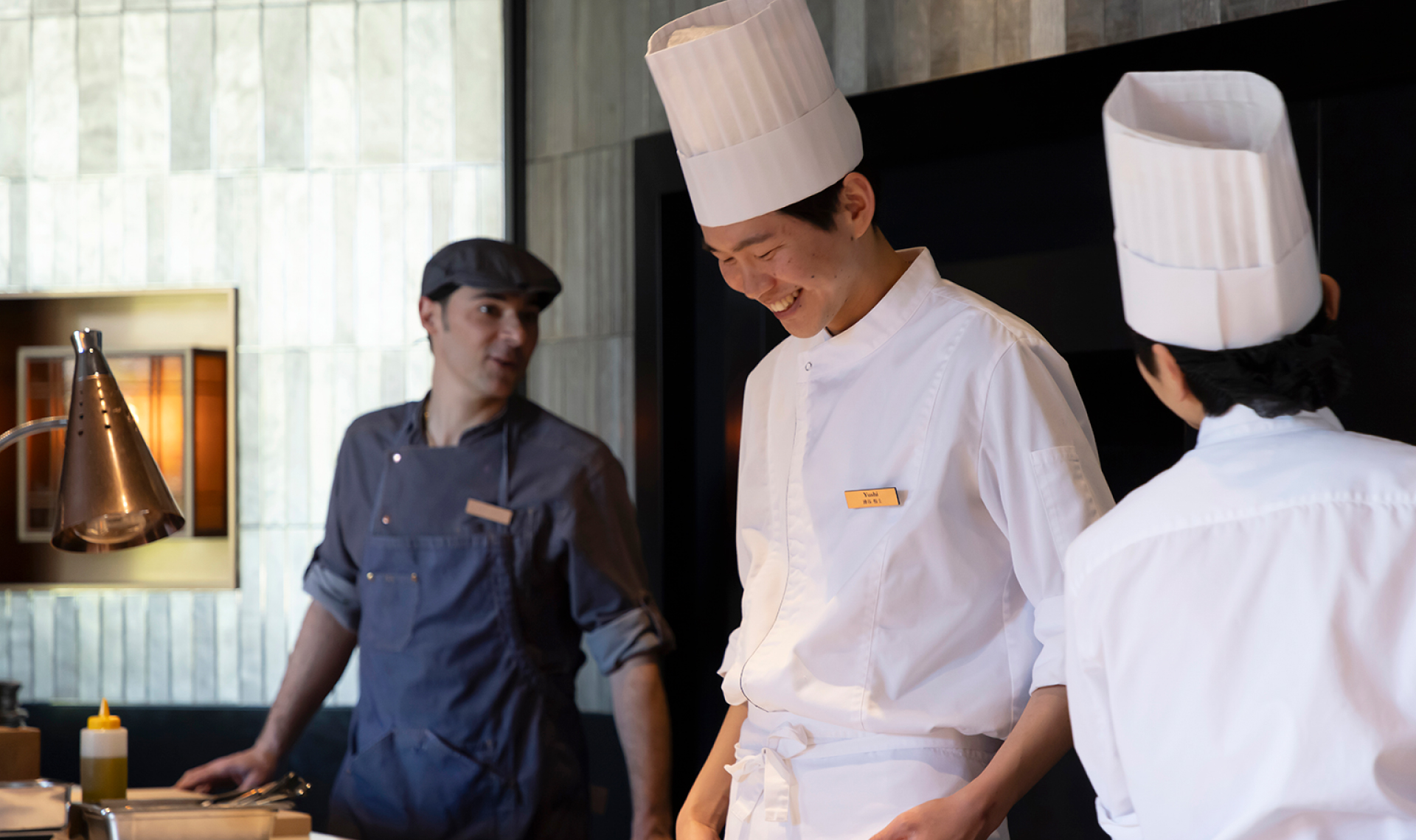朝食からディナーまで、多彩な洋食を通じて技術を磨けます。