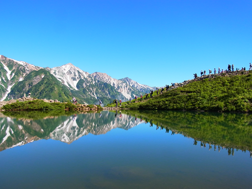 休日には白馬ならではの景色やアクティビティも楽しめる、特別なロケーションです。