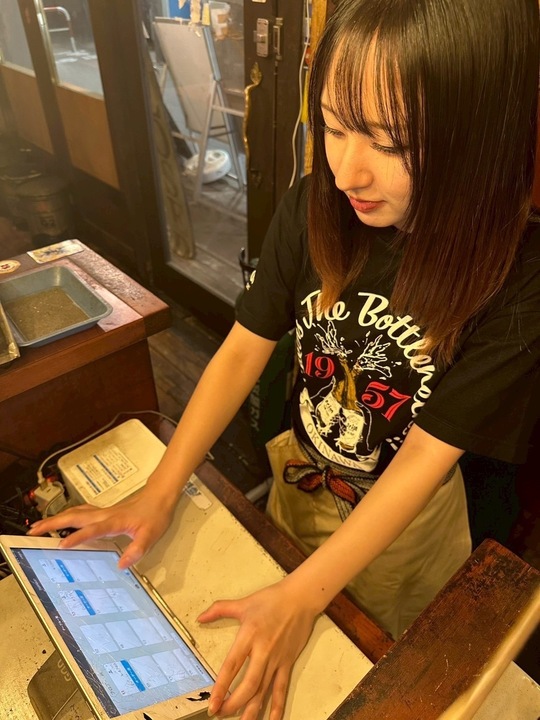 コスパ抜群のホルモン酒場で店長候補を募集!