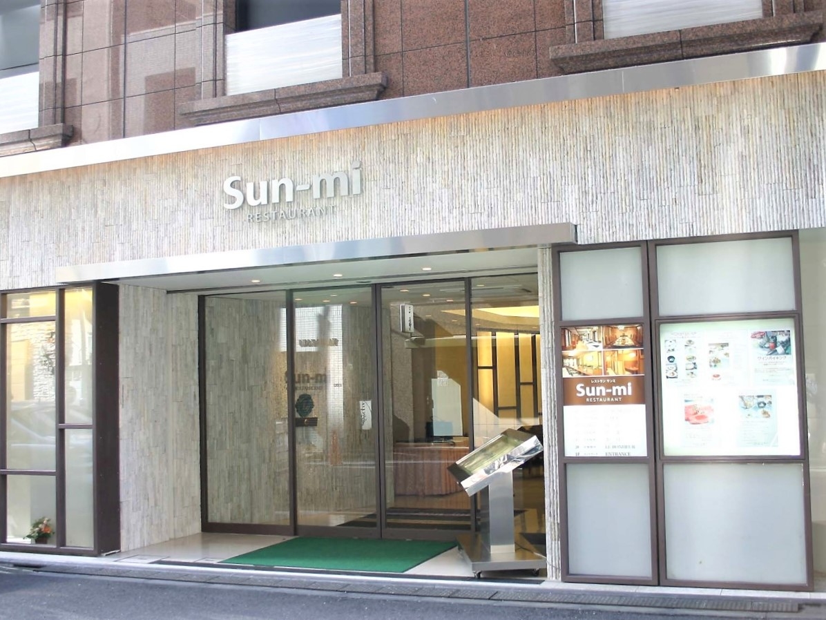 黒毛和牛や旬の食材を使った、本格料理を提供する3業態でご活躍頂きます。