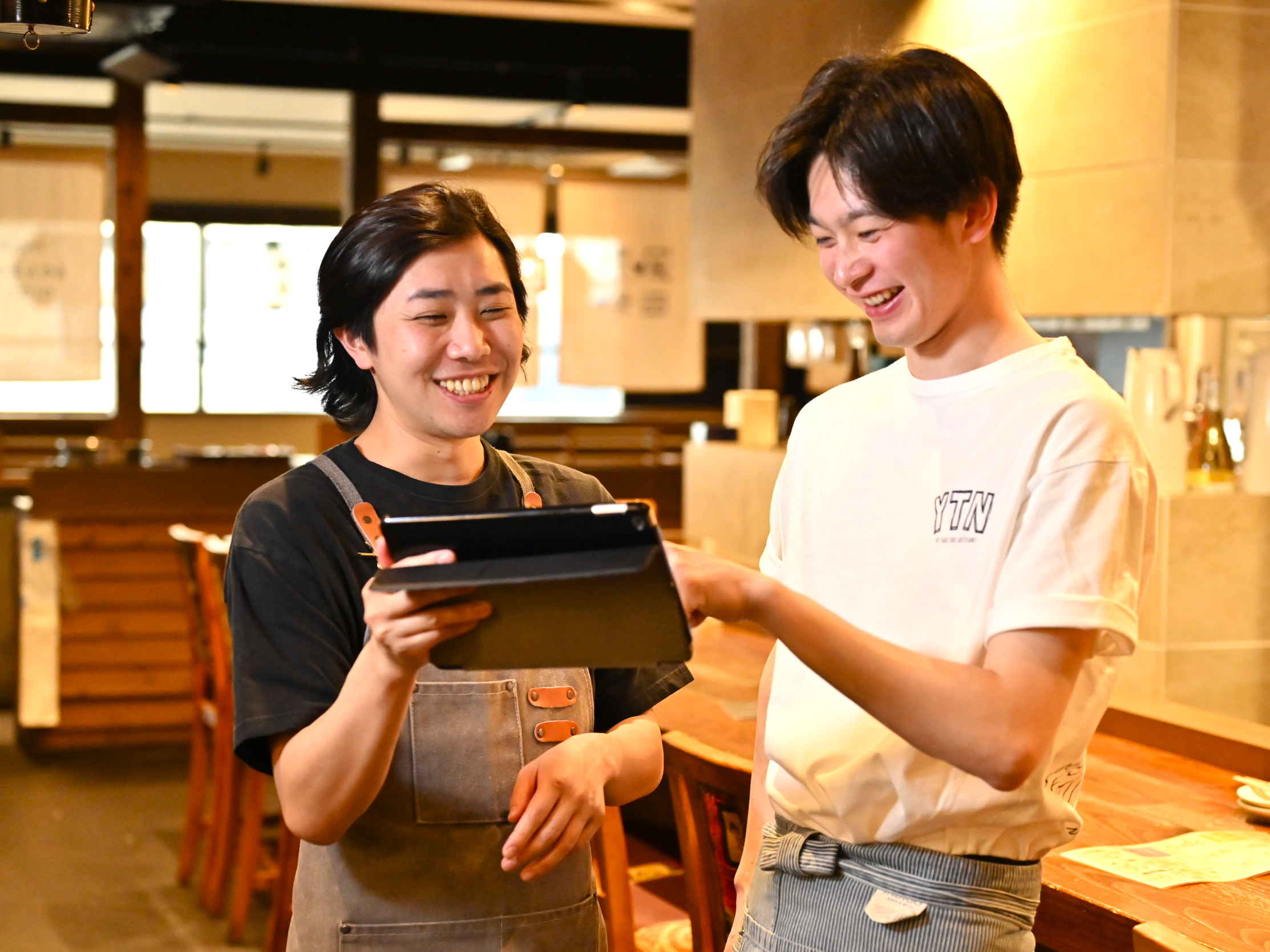 企業の風土や職場の雰囲気、コミュニケーションのとりやすさや「人」のよさが良くて働いている人も多数