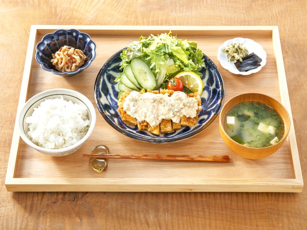 休みは月8日以上。各店舗で有給も取得しやすい環境づくりをしています。男性の育休取得実績も多数