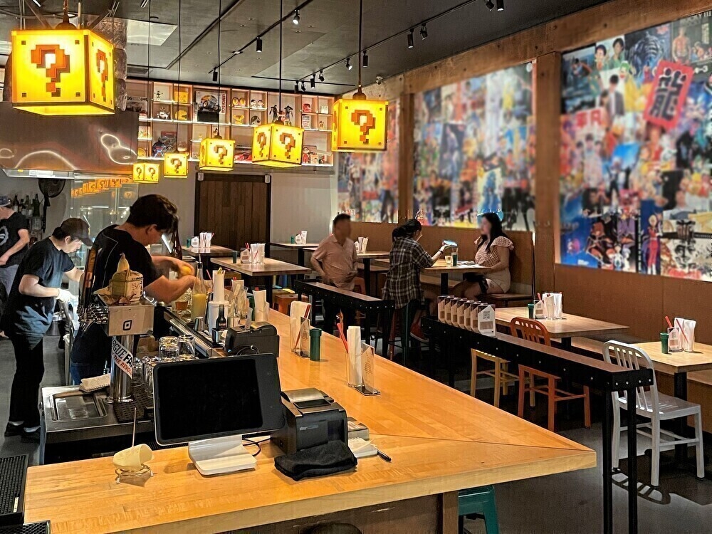 キッチンからホールまで、チーム一丸でおもてなし。
