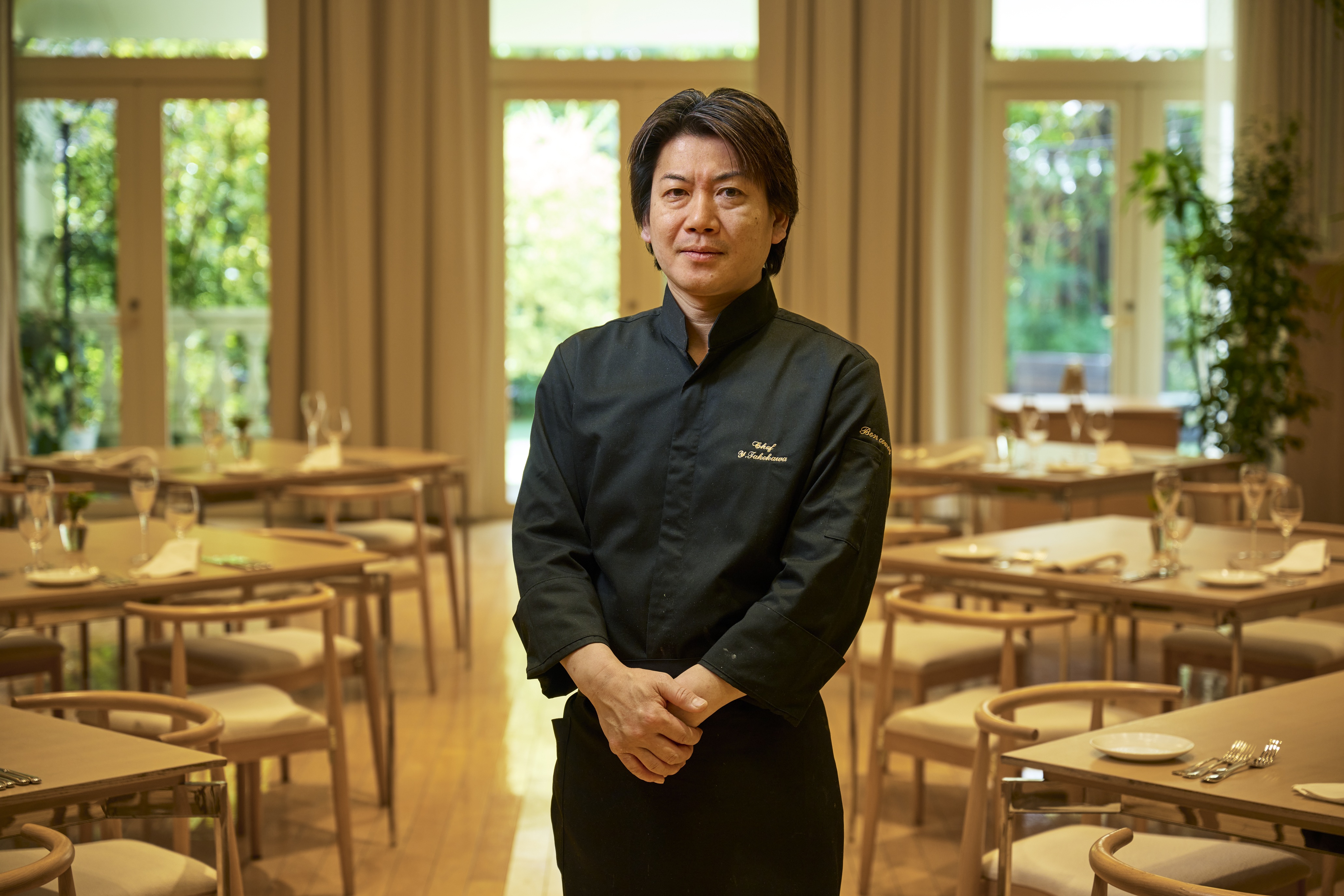 完全週休2日制で無理のない勤務体制。料理人として経験を重ねながら技術を磨ける環境です。