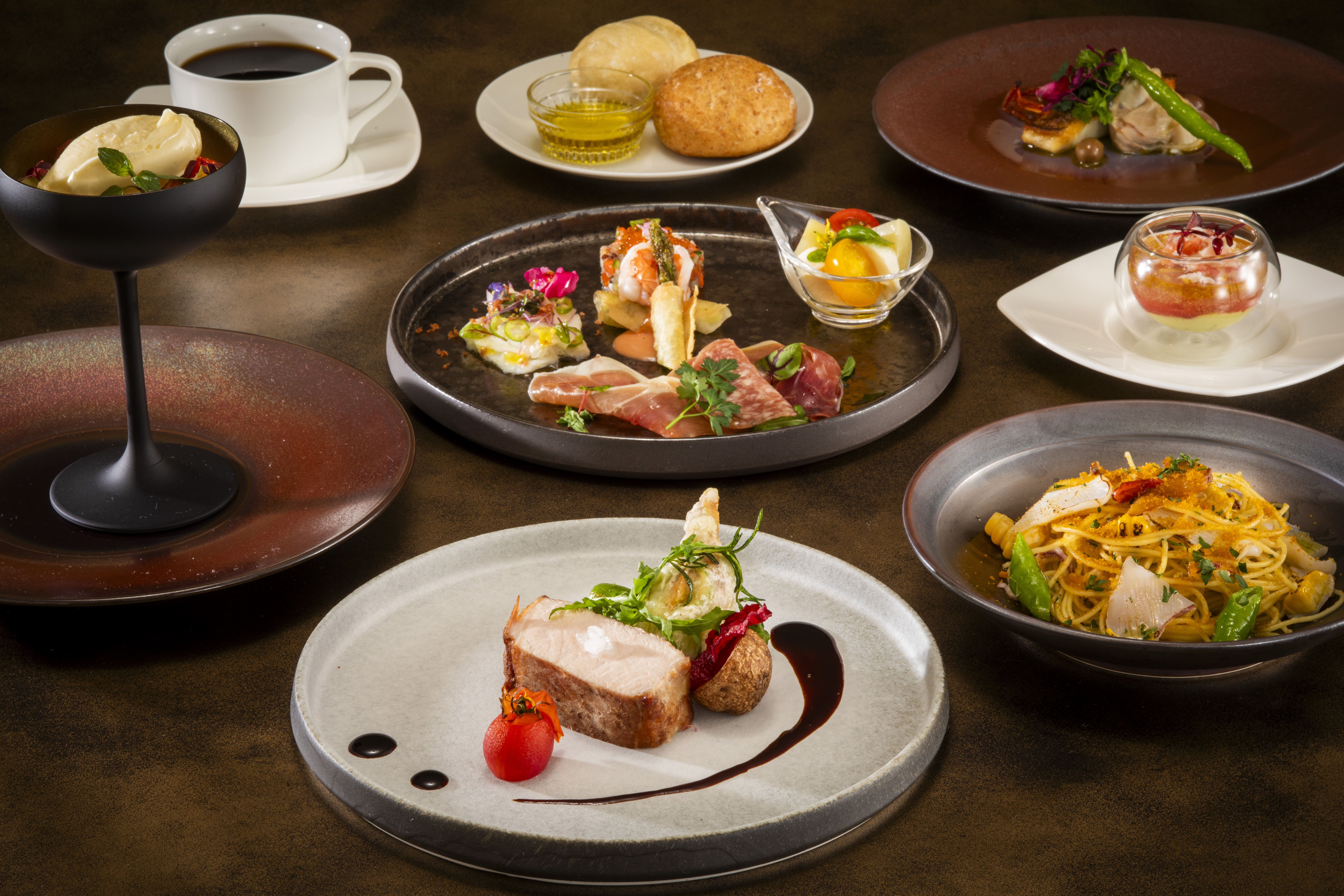 スタッフ同士の距離が近く、意見も通りやすいフラットな職場環境。