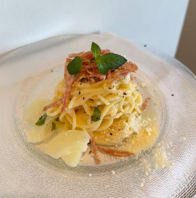 季節のパスタ「桃とミントの冷製パスタ」です◎