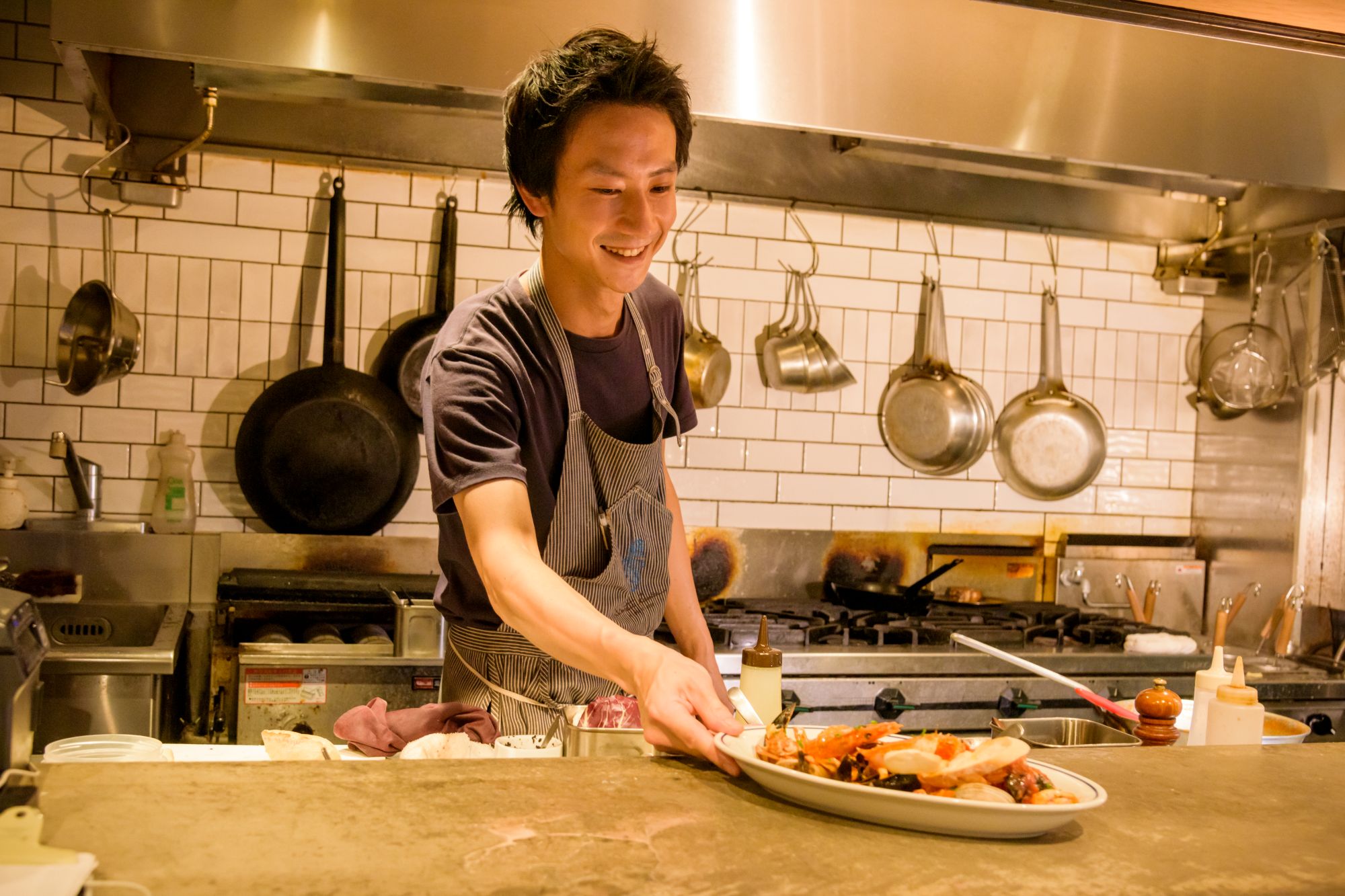 恵比寿で人気の本格イタリアン『トラットリアサンタルチア』で調理スタッフを募集。