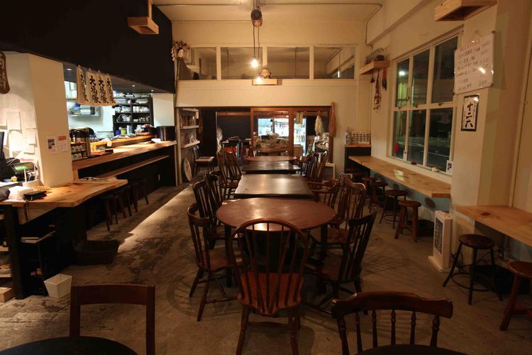 オープンキッチンだから、お客様の反応を間近で感じられる!