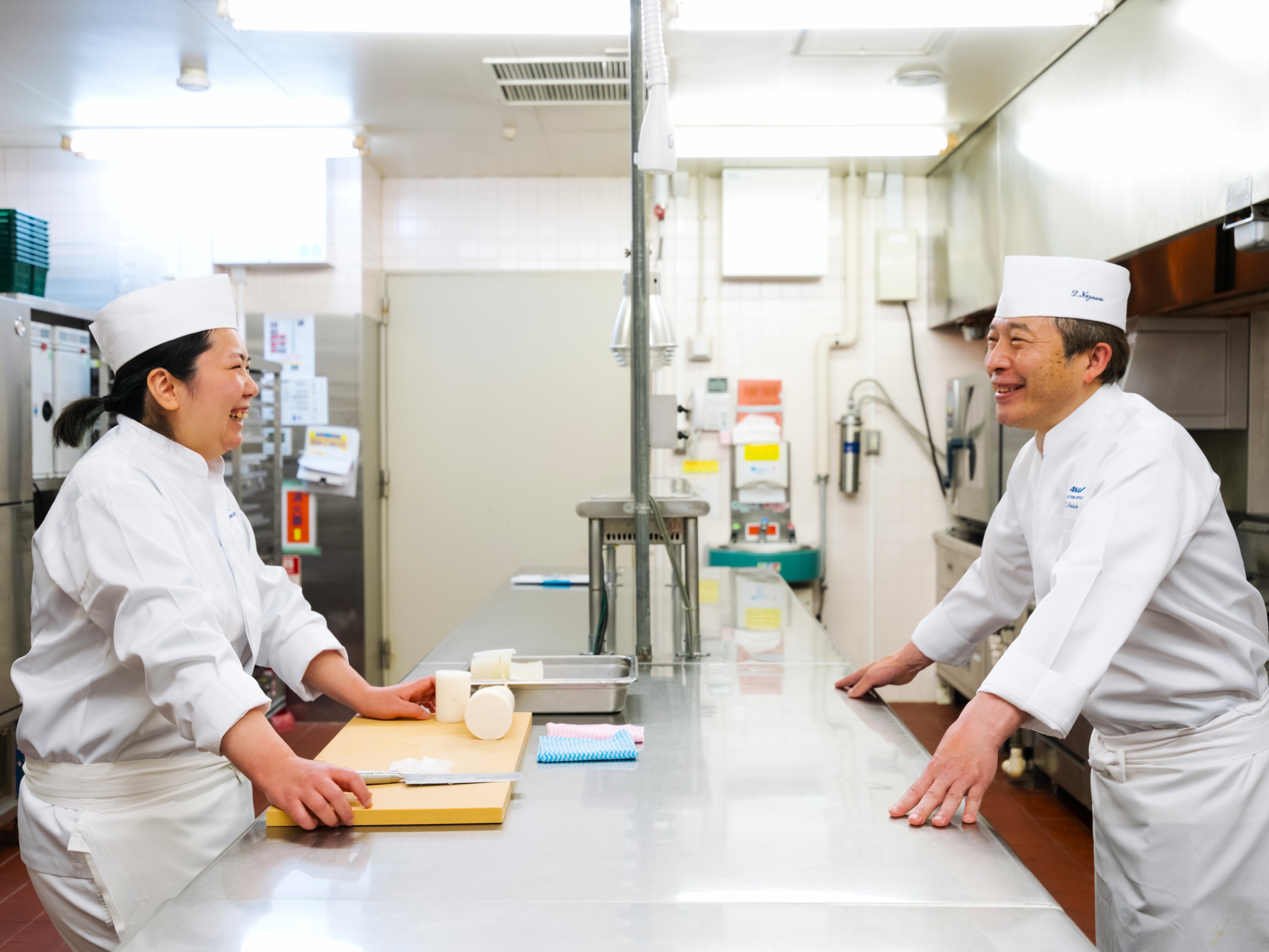 当社はANAグループの一員として機内食の調理や搭載業務などを手がけている会社です