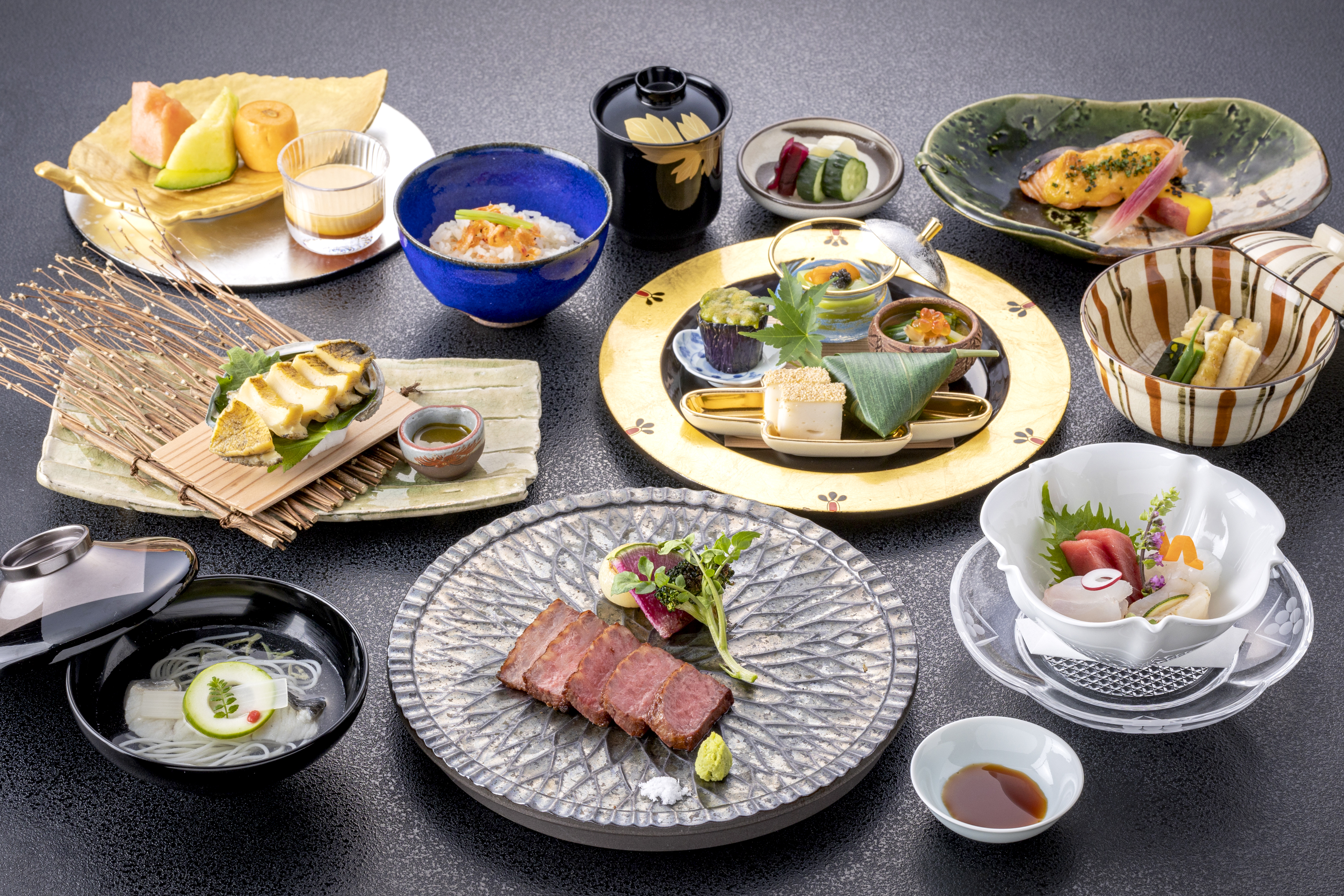 手仕事が息づく懐石を、静かな時間とともに味わう。