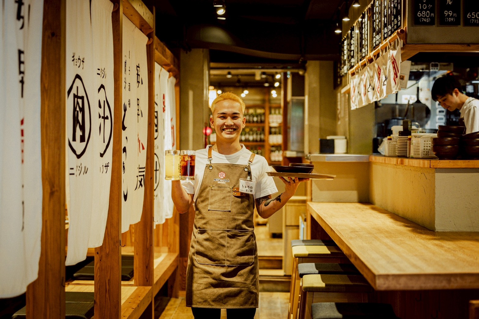 現場はいつも明るく活気ある雰囲気！仲間と一緒に成長◎