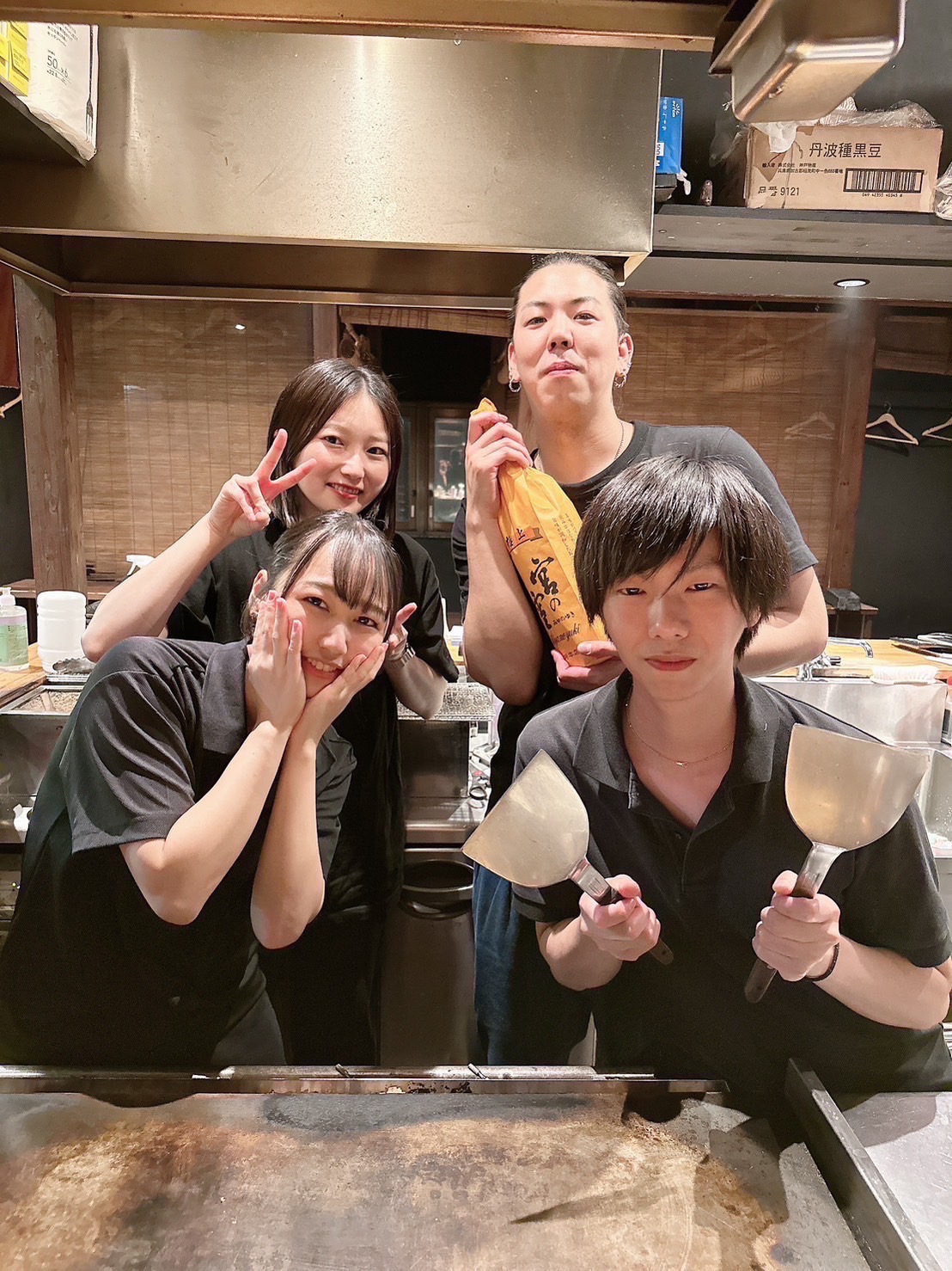 社歴10年以上のスタッフも◎笑顔とチームワークがあふれる、明るい職場です!