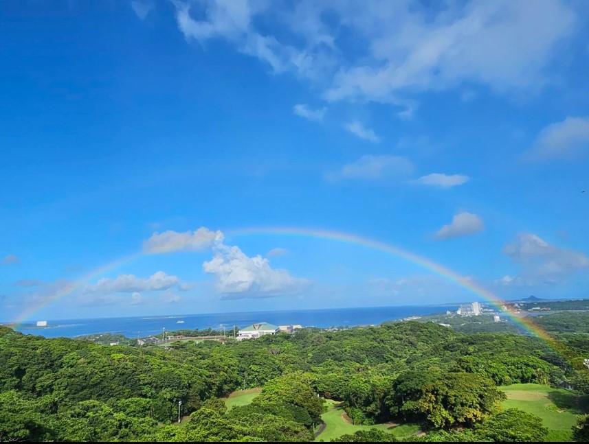 東シナ海を一望できる オープンテラスのレストラン