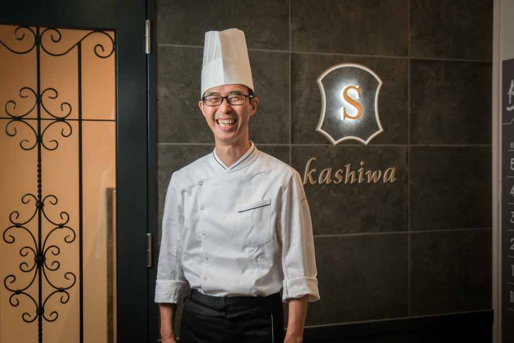 『S kashiwa』は、フレンチ・イタリアンをベースにした無国籍＆炭火焼料理のレストランです。