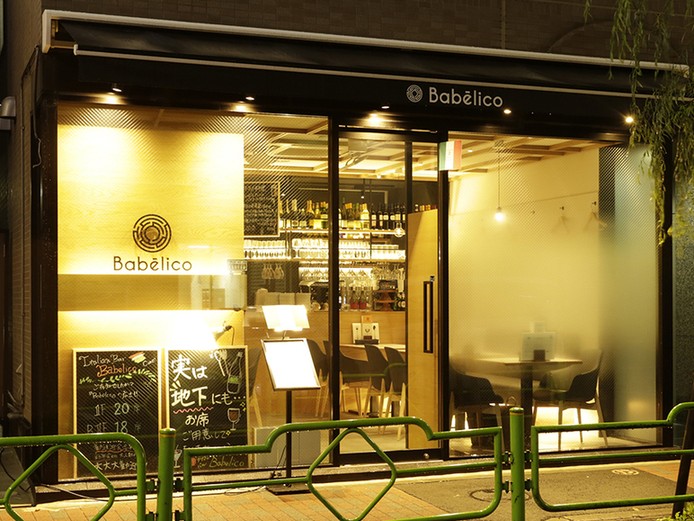 日曜・祝日は定休日で、ＧＷや年末年始の休暇も完備。月8日休みでワークライフバランスは抜群です。