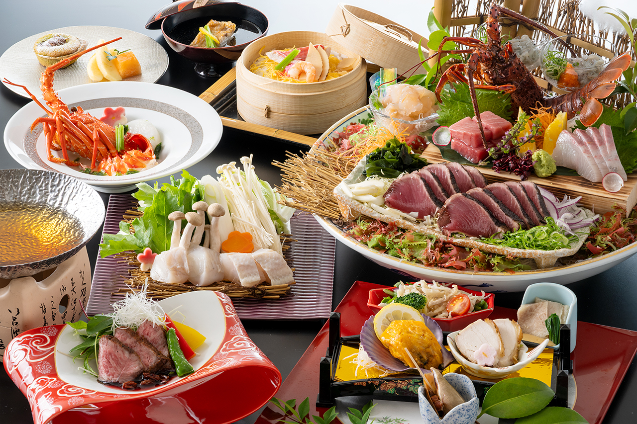 土佐ならではの豪快な皿鉢(さわち)料理から、洋食、ハレの日のコースまで多彩な料理をご提供しています。