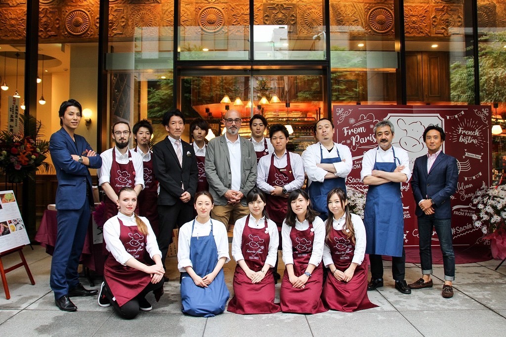 こちらは日本橋店OPENの際の集合写真、恵比寿店はどのようなメンバーになるか楽しみです！