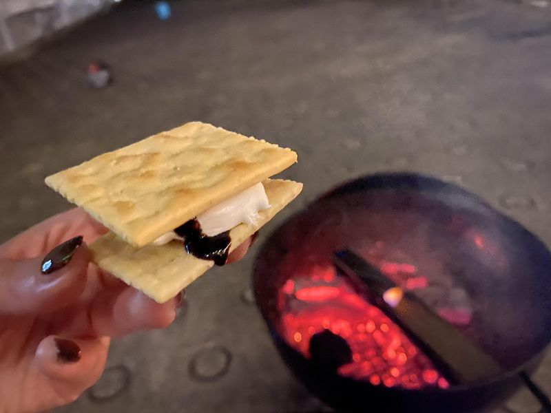 焚き火BARも担当!特別な空間で「おもてなし」を極めよう。