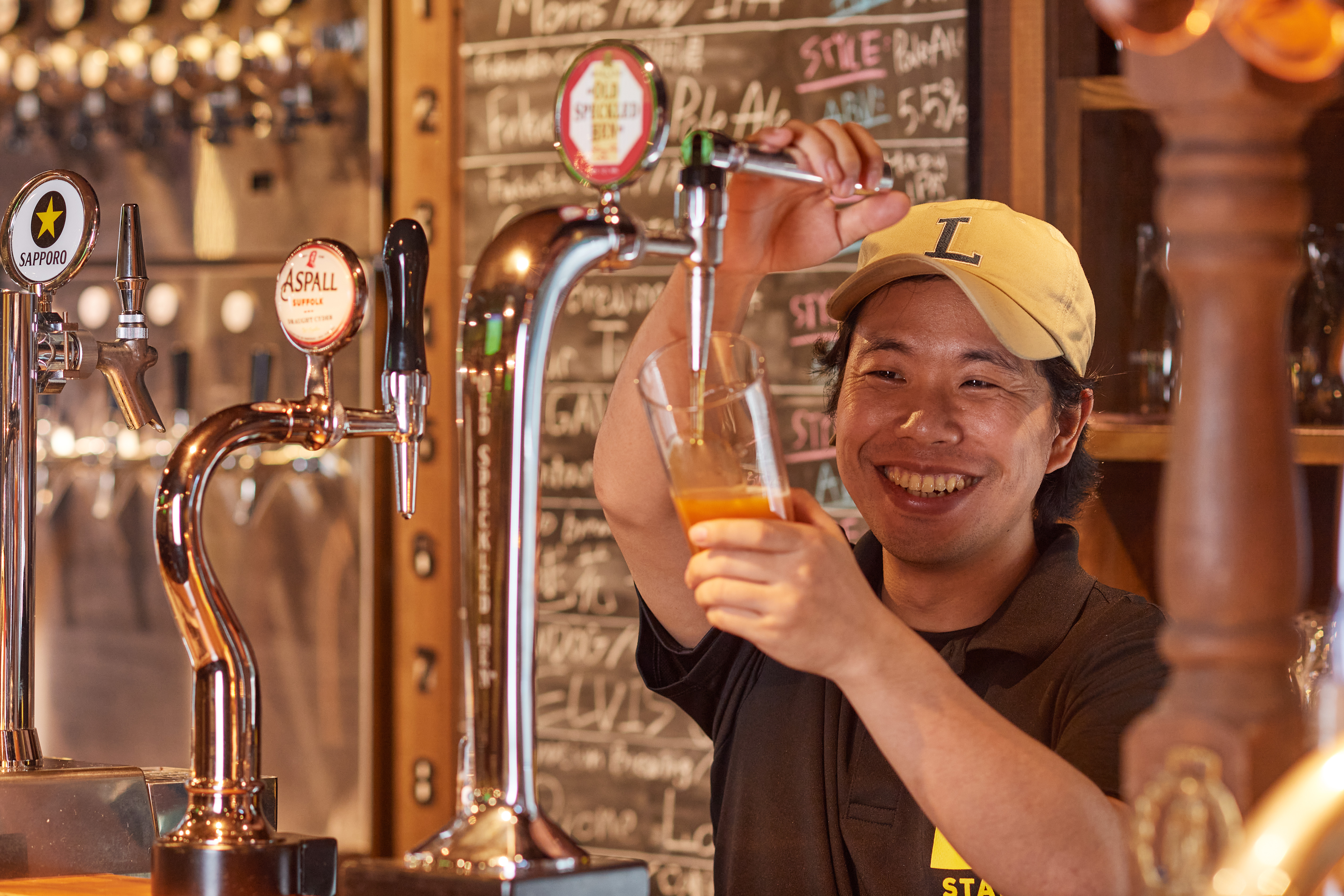 《店長への最短ルート！》入社1年で店長昇格実績も。あなたの挑戦を全力で応援します。
