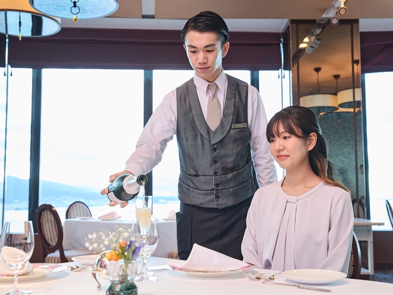 「また来たい」と思っていただける瞬間を、一緒に積み重ねていきませんか