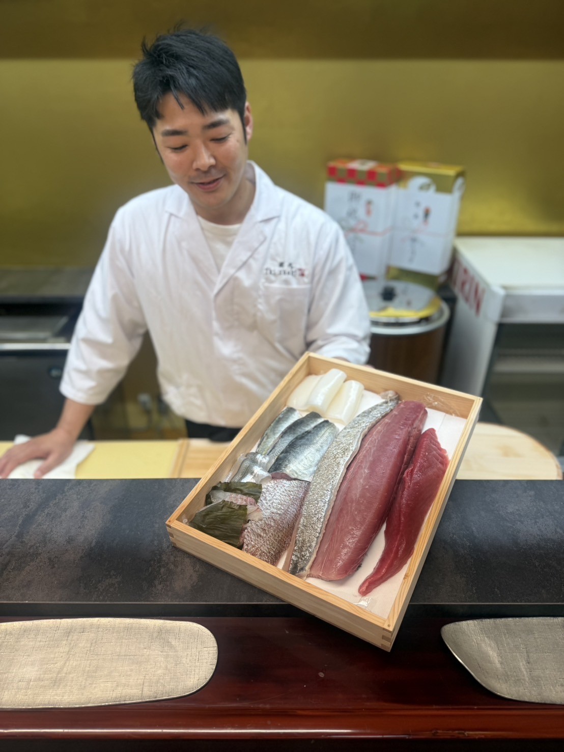 魚を見て、触れて、仕込んで学ぶ。“扱える職人”を育てる現場主義の育成スタイル。