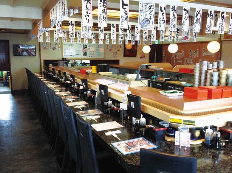 職人の手仕事にこだわり。盛り付け・握りなど丁寧に学べる環境です。