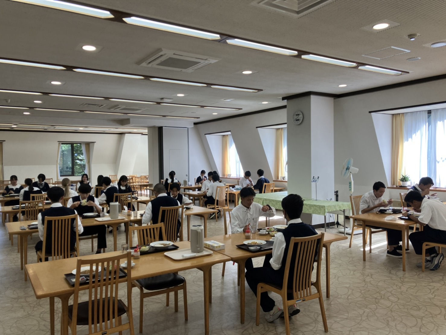 スタッフ同士の仲が良く、温かみのあるアットホームな職場です。