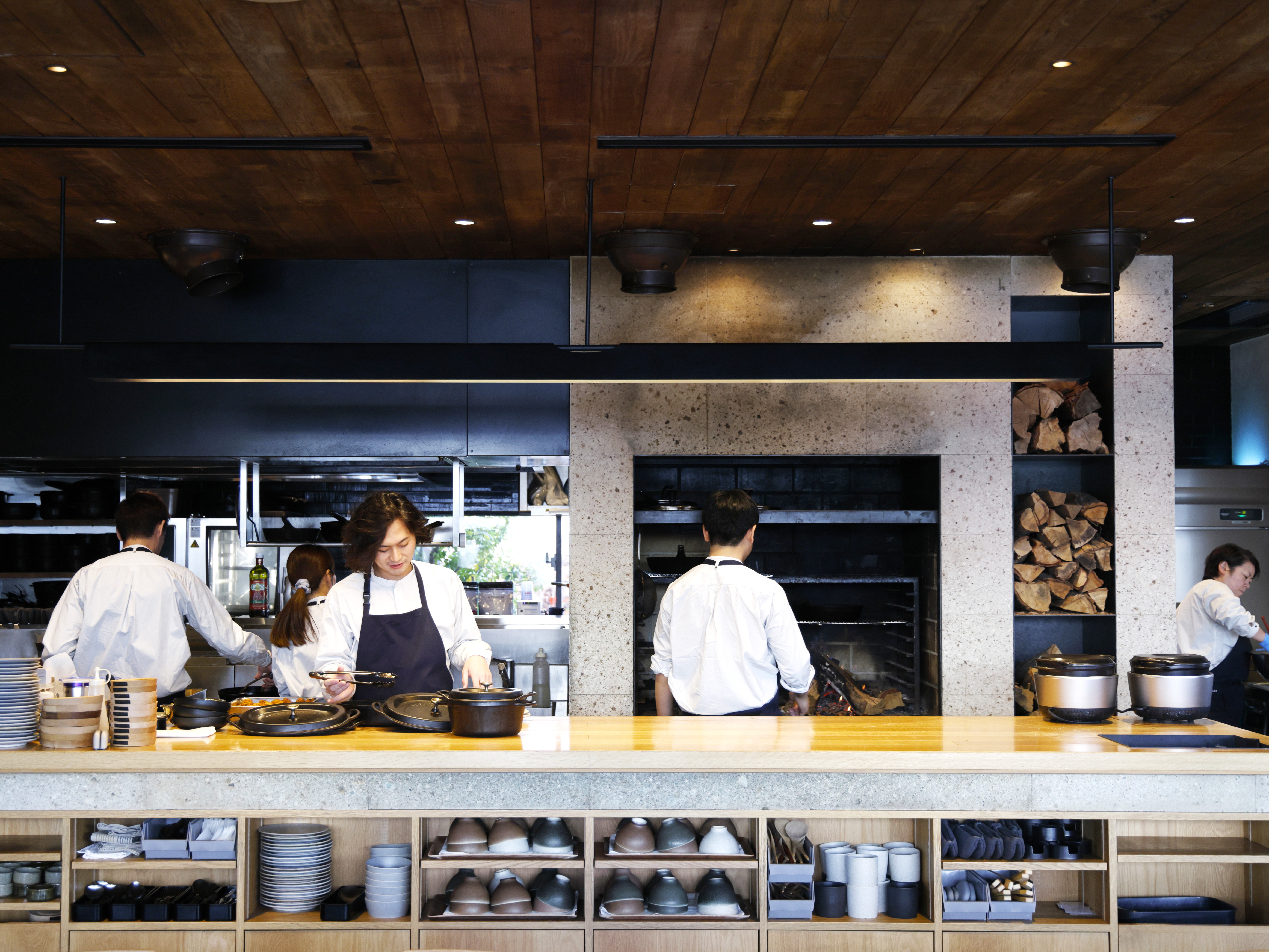 高輪ゲートウェイ駅より徒歩1分!バーミキュラの旗艦店となる店舗内のレストランでメンバー募集!