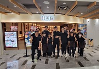 『韓美膳』成田空港店。カジュアルな雰囲気のレストランです。