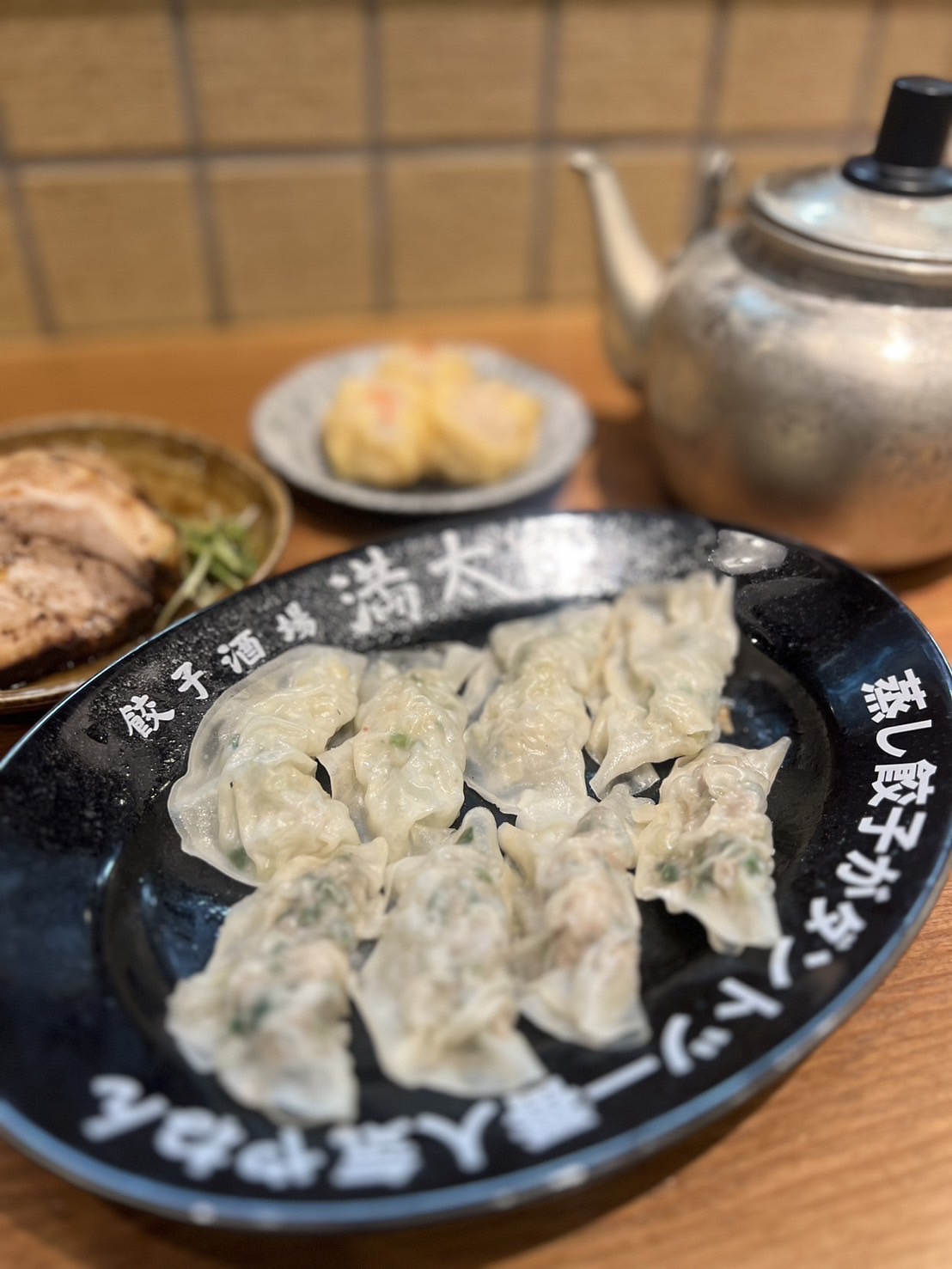 ニンニク不使用の餃子が自慢！お店の魅力をお客様に伝えるやりがい満点の仕事。