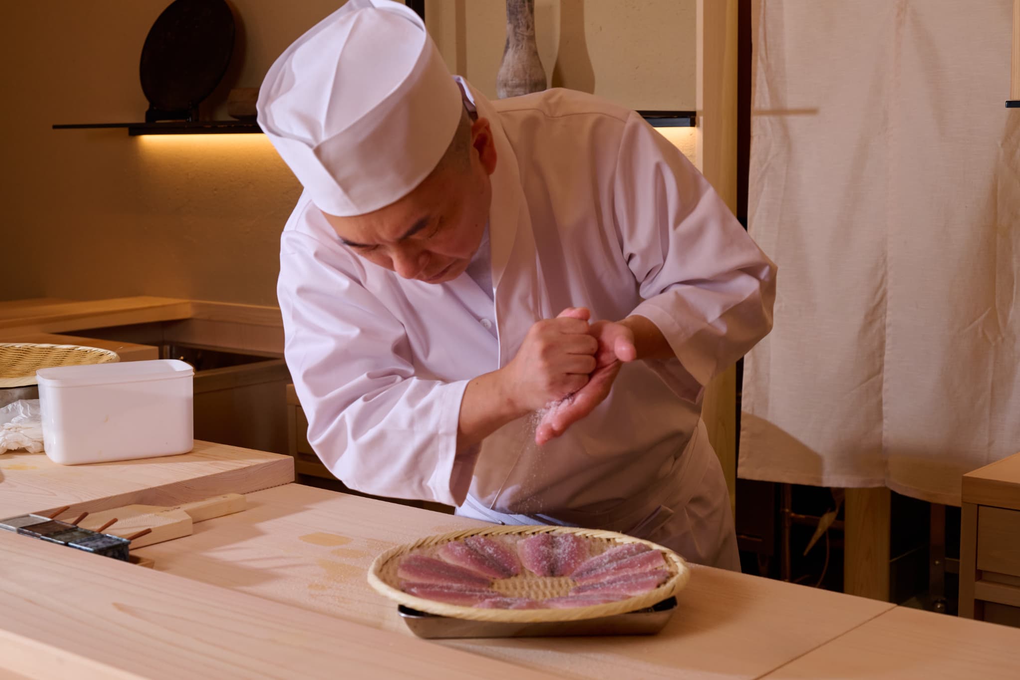 素材の声を聞き、目の前のお客様と向き合う。職人として成長できる環境です。