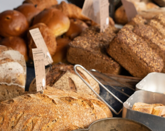 「ペック 横浜高島屋店」にて、販売スタッフとしてご活躍いただく方を募集中です。