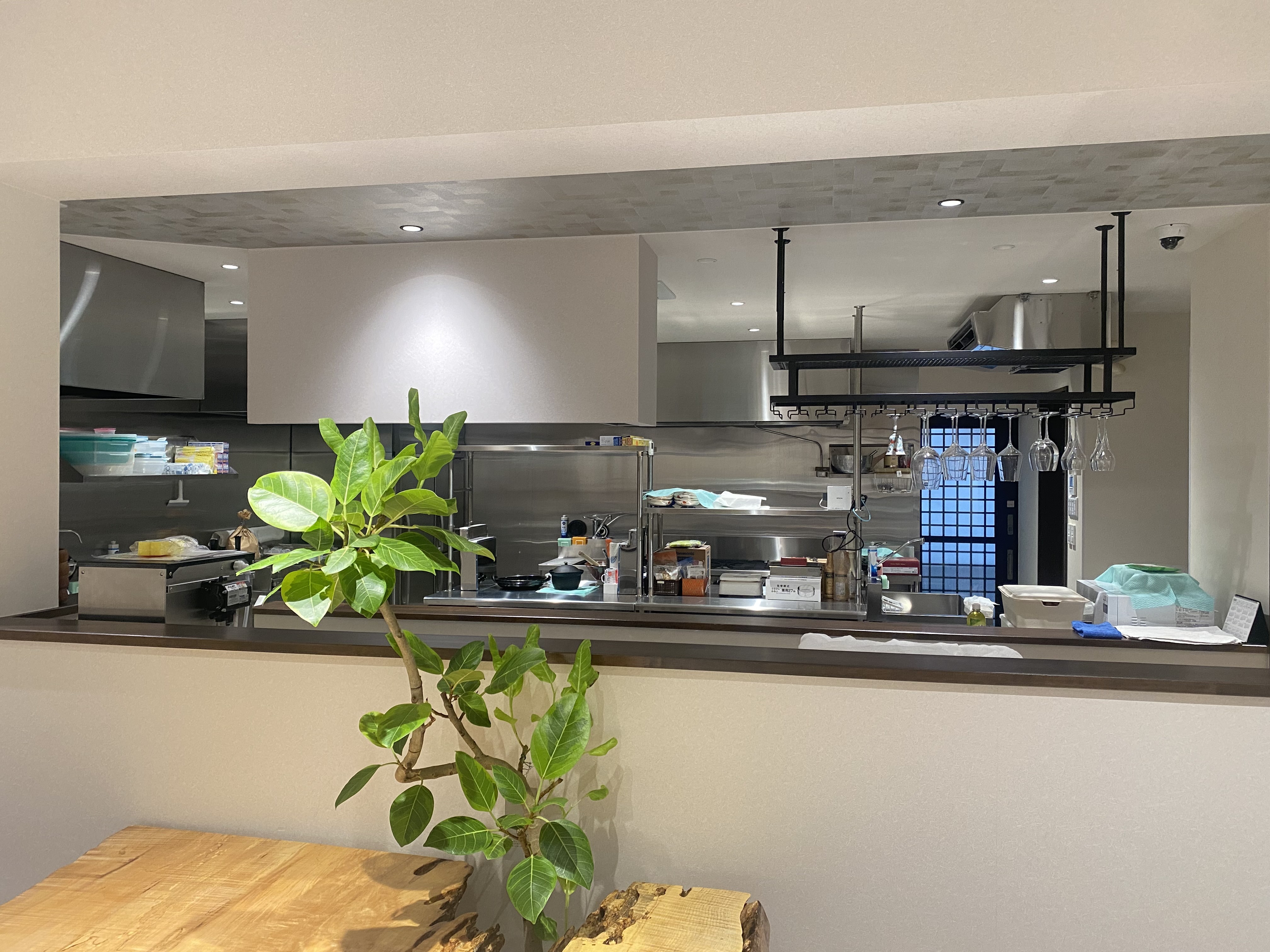 松阪の旬を極めた食材を扱い、創作の自由を楽しむ。 技術と感性を活かしホンモノを追求できる環境。