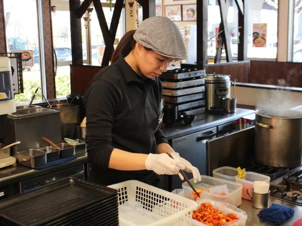 飲食業の経験を活かし、“任される責任”と“手応えのある現場”でキャリアを築きませんか?