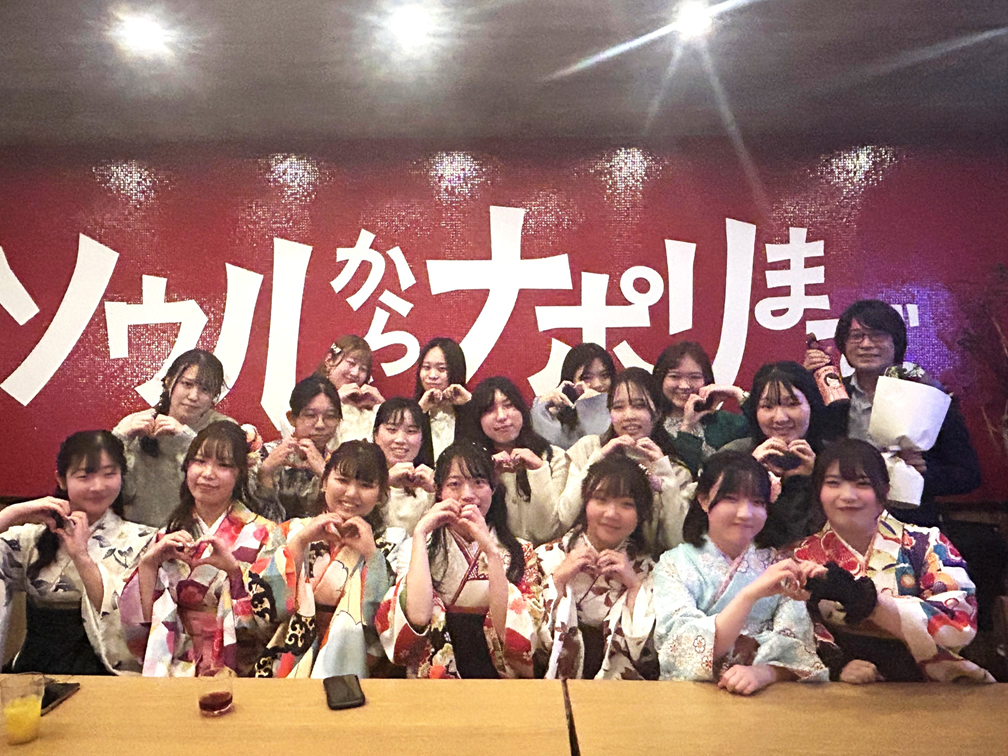 店づくりの中心は“人と食”。温かさと気配りを大切に、日々お客様をお迎えしています。