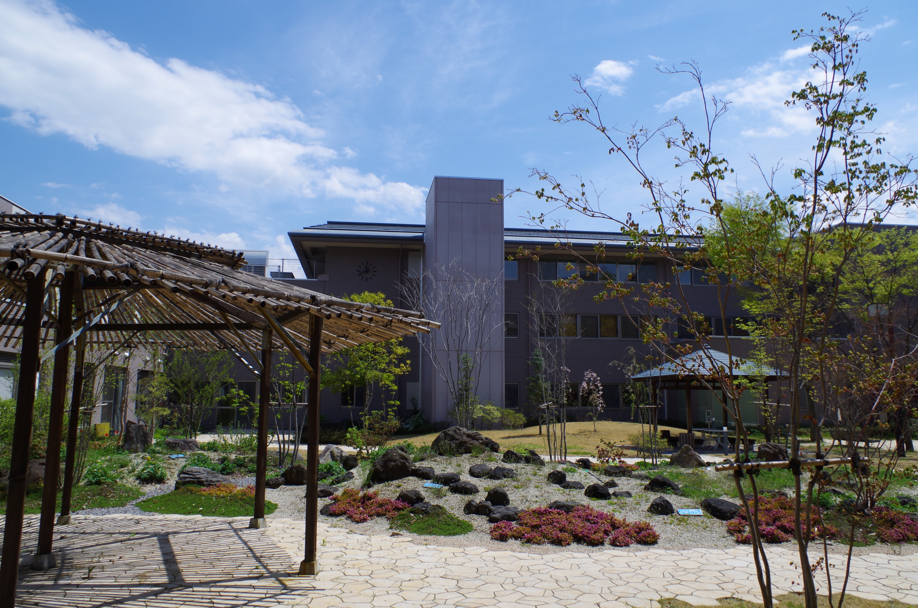 福祉施設や保育施設を手がけるアタゴ学園グループの安心の経営基盤