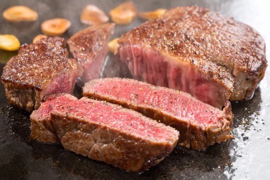 7月OPEN予定の高級炭焼きステーキ店で、シェフ（候補）を募集しています！